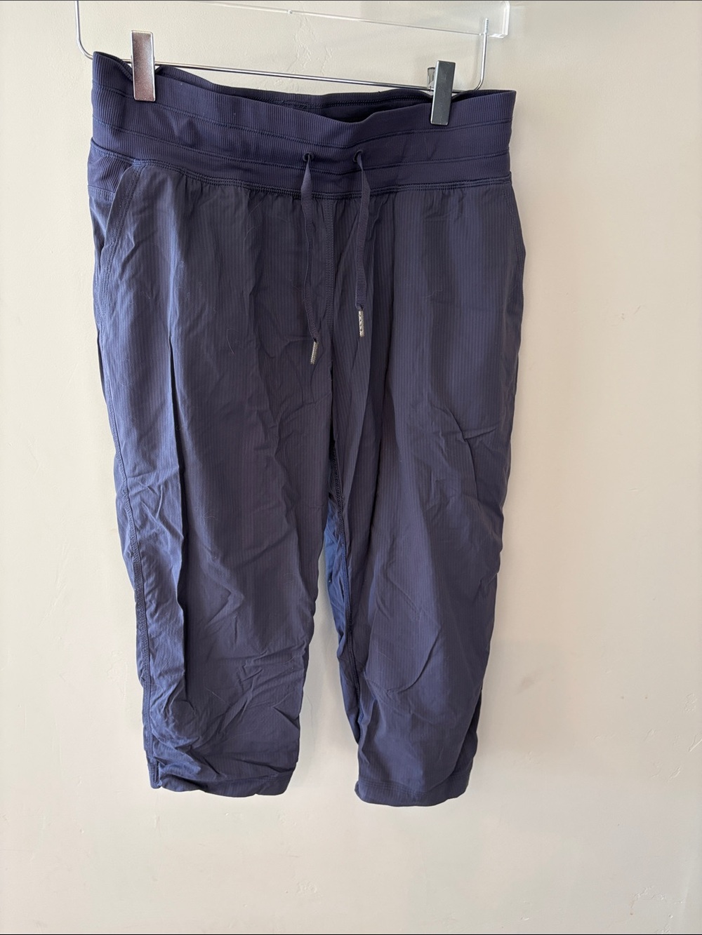 Women’s  lululemon dance cropped pants.